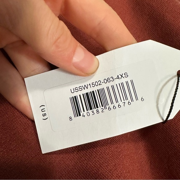 Universal standard burnt rust orange crewneck sweater - Picture 2 of 2